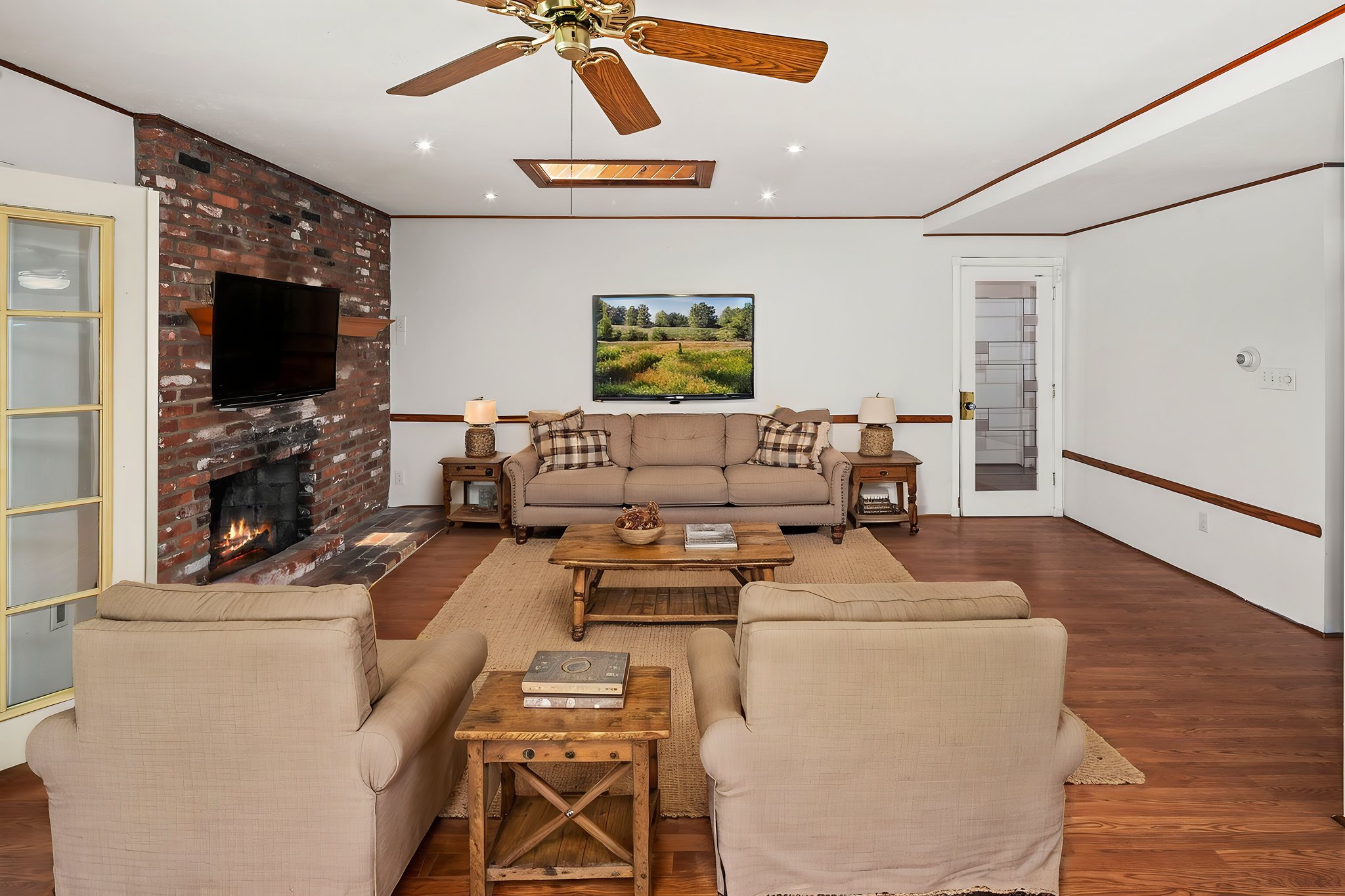 4674 Mount Laudo Dr-20 virtually staged.jpeg