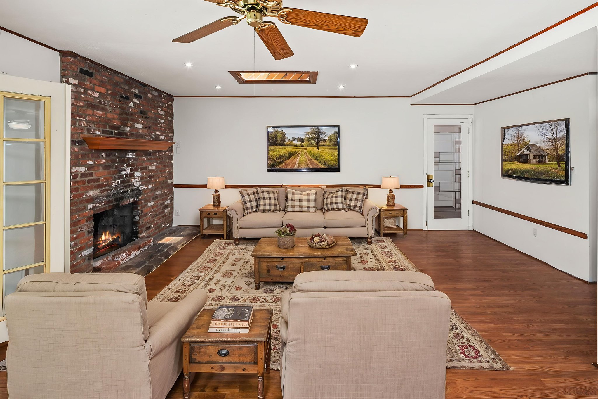 4674 Mount Laudo Dr-20 virtually staged.jpeg