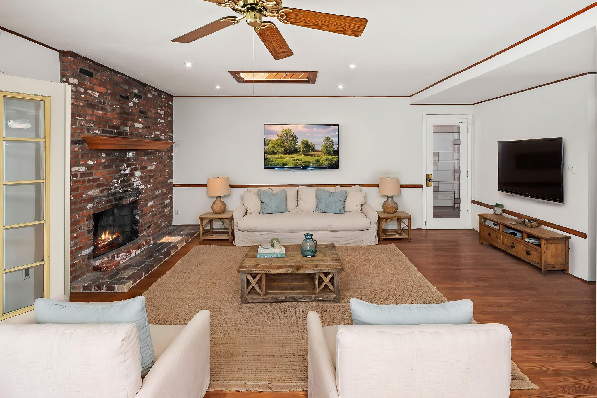 4674 Mount Laudo Dr-20 virtually staged.jpeg