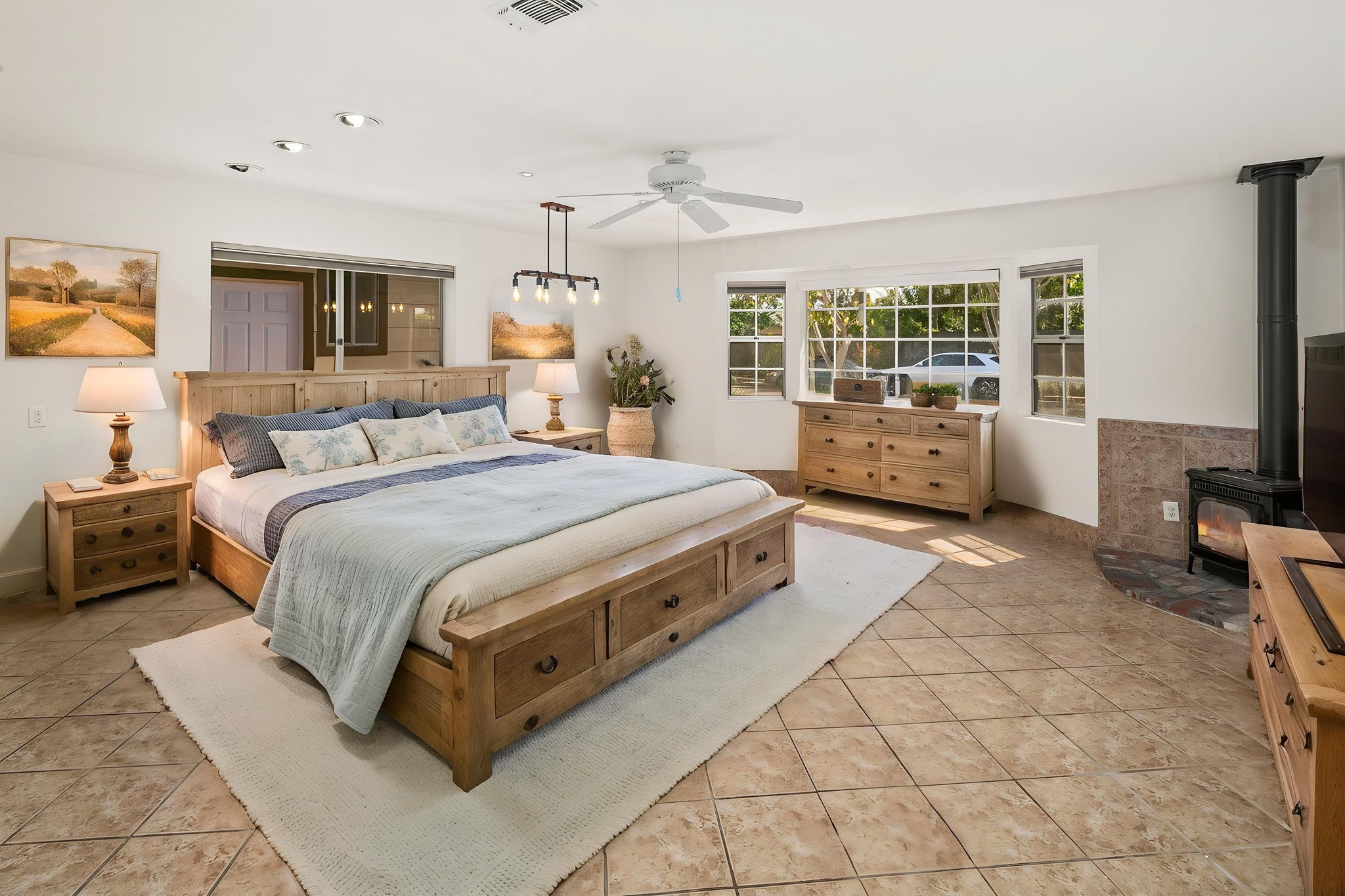 4674 Mount Laudo Dr-31 virtually staged.jpeg