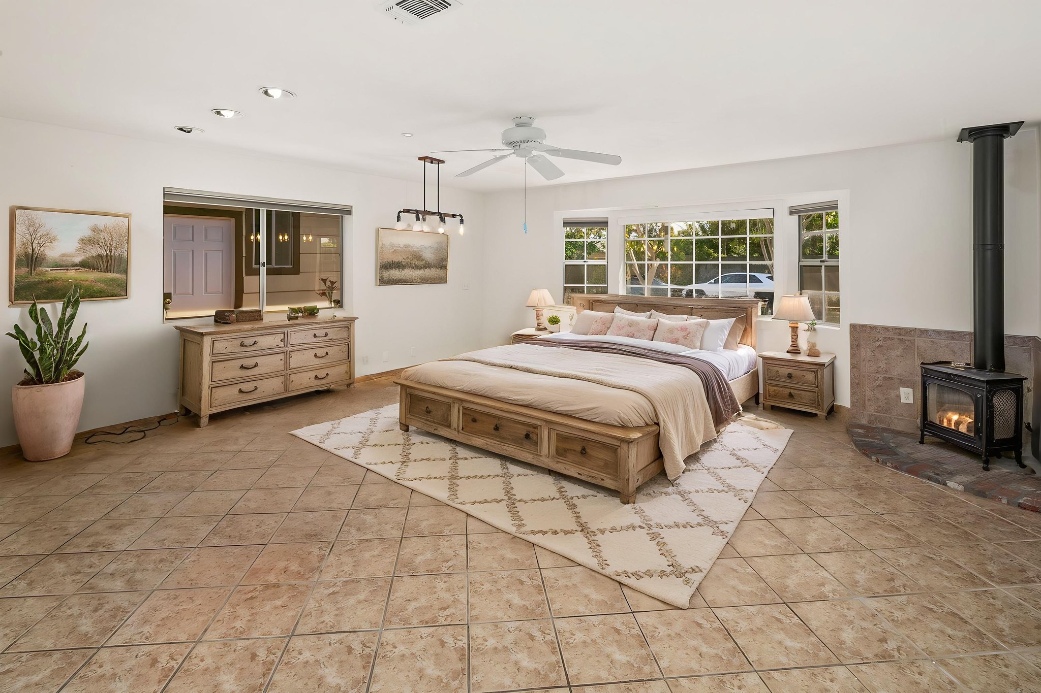 4674 Mount Laudo Dr-31 virtually staged.jpeg