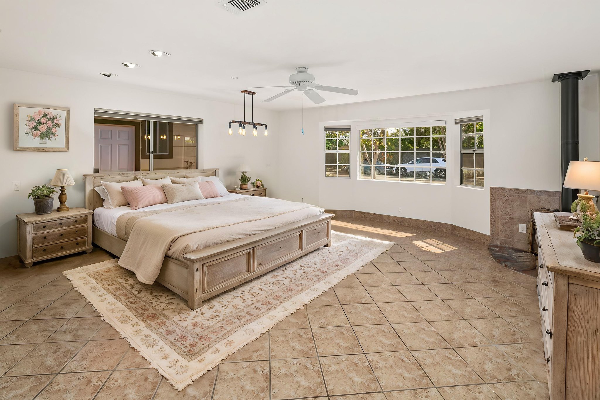 4674 Mount Laudo Dr-31 virtually staged.jpeg