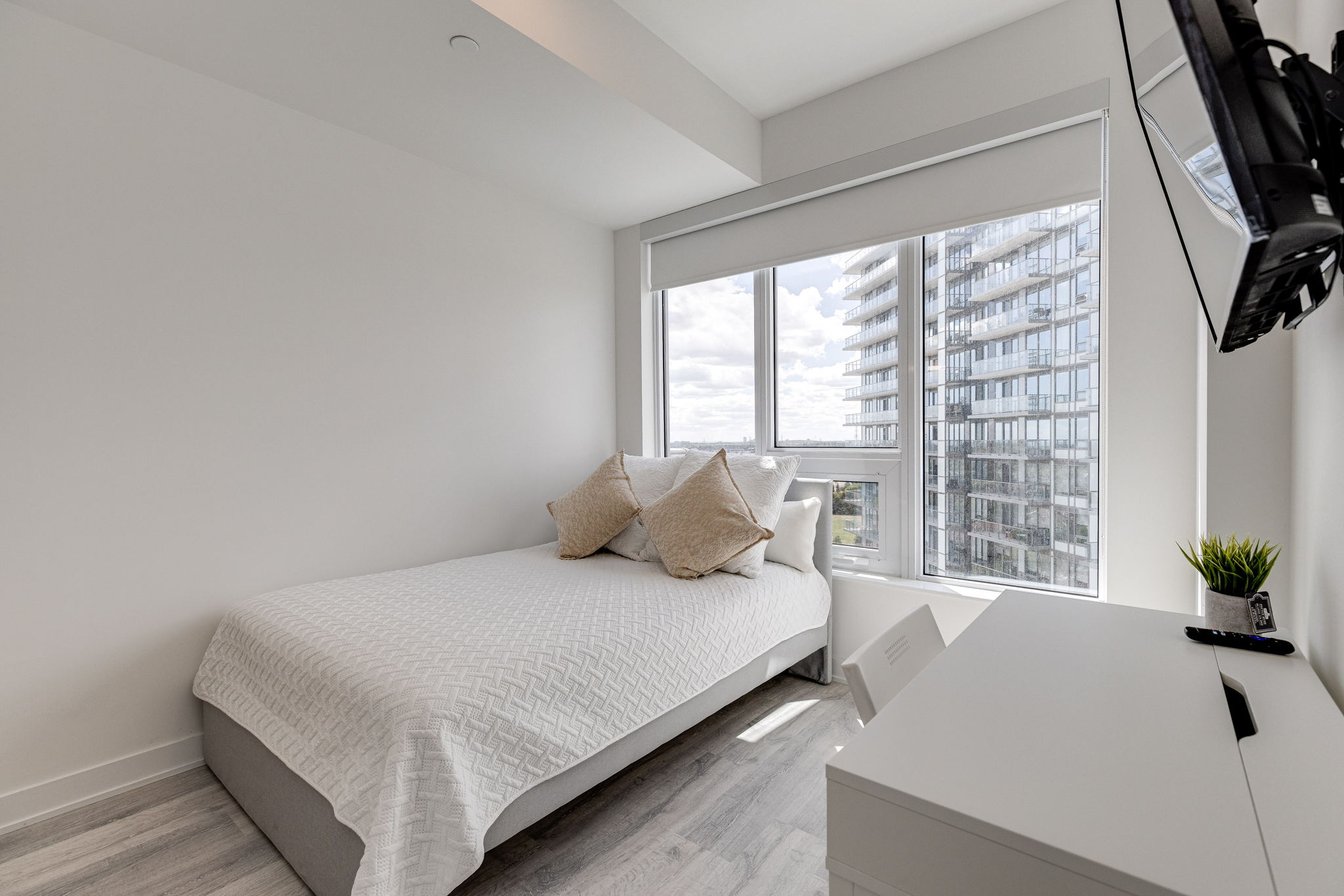 Mississauga property showcase — delivered property photograph 9