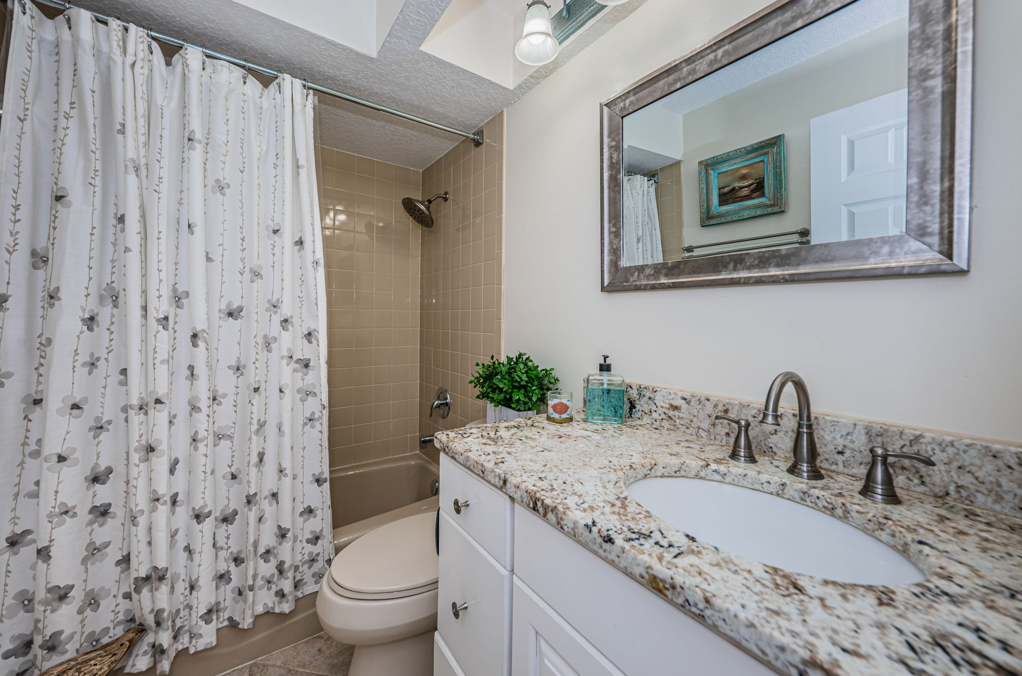 Upper Level Bathroom2