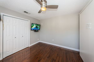 Upper Level Bedroom2c