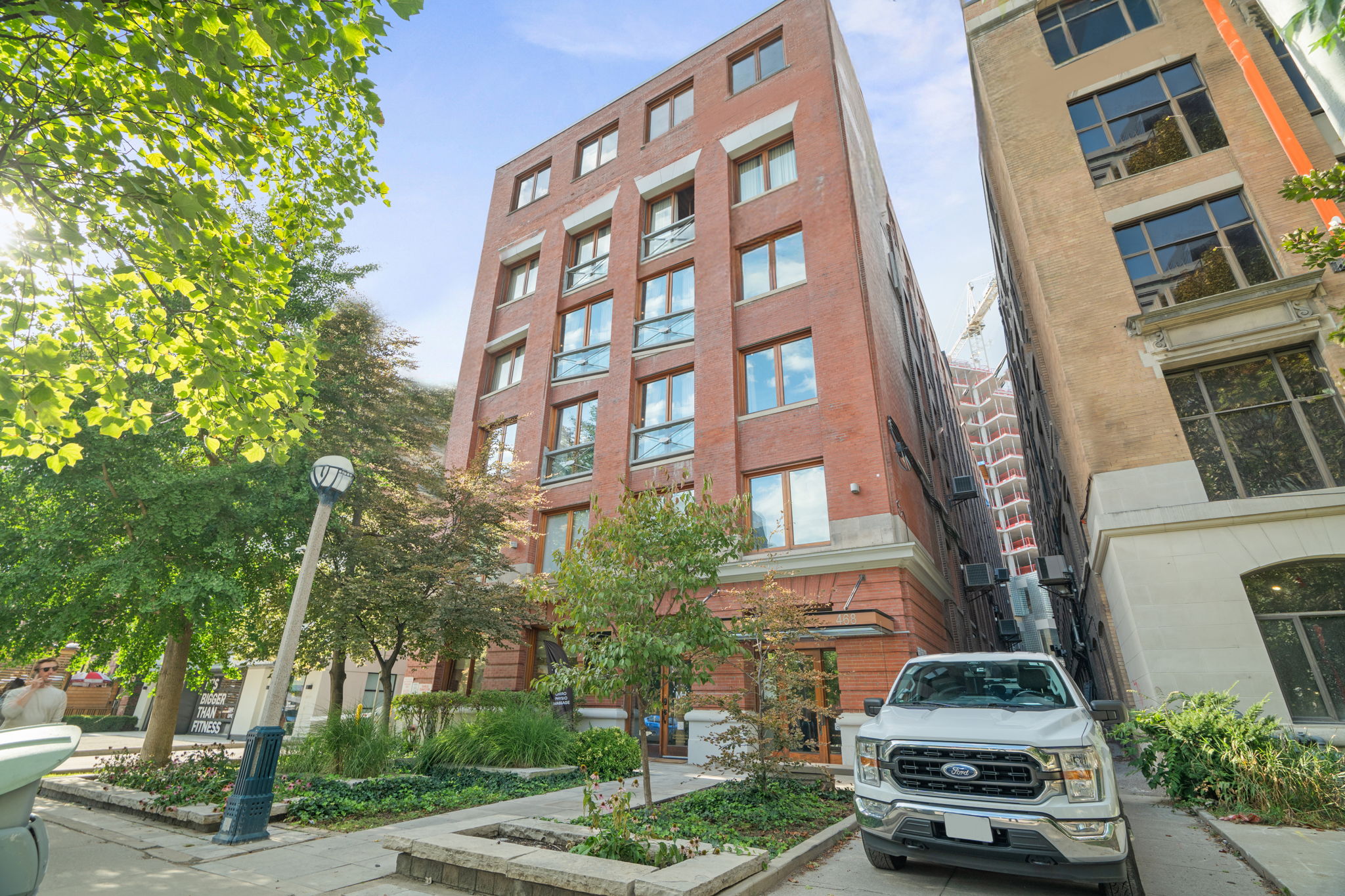 468 Wellington St W Unit 300 Toronto, ON M5V 1E7
