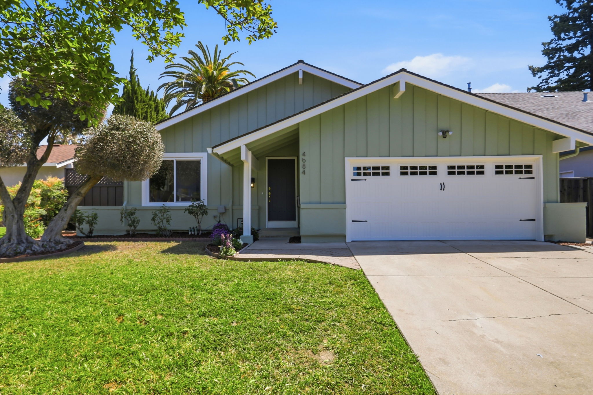 001_F8_4684 Mia Cir