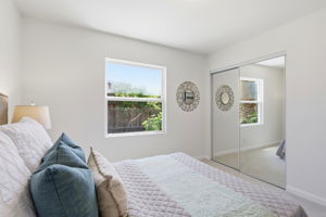 032_F8_4684 Mia Cir