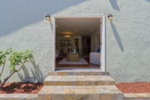 044_F8_4684 Mia Cir