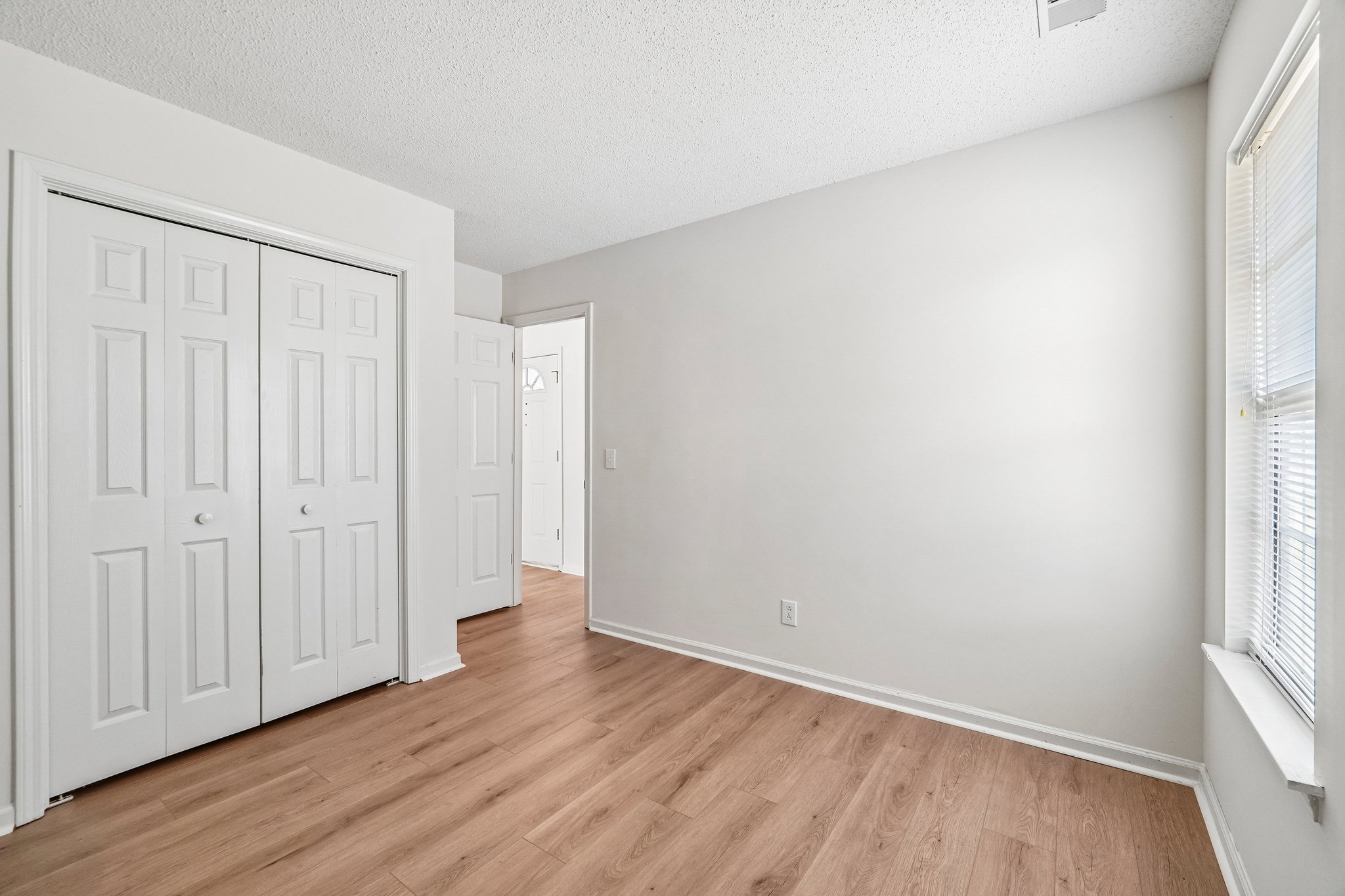 Wycliff Ct-S1107-025.jpg