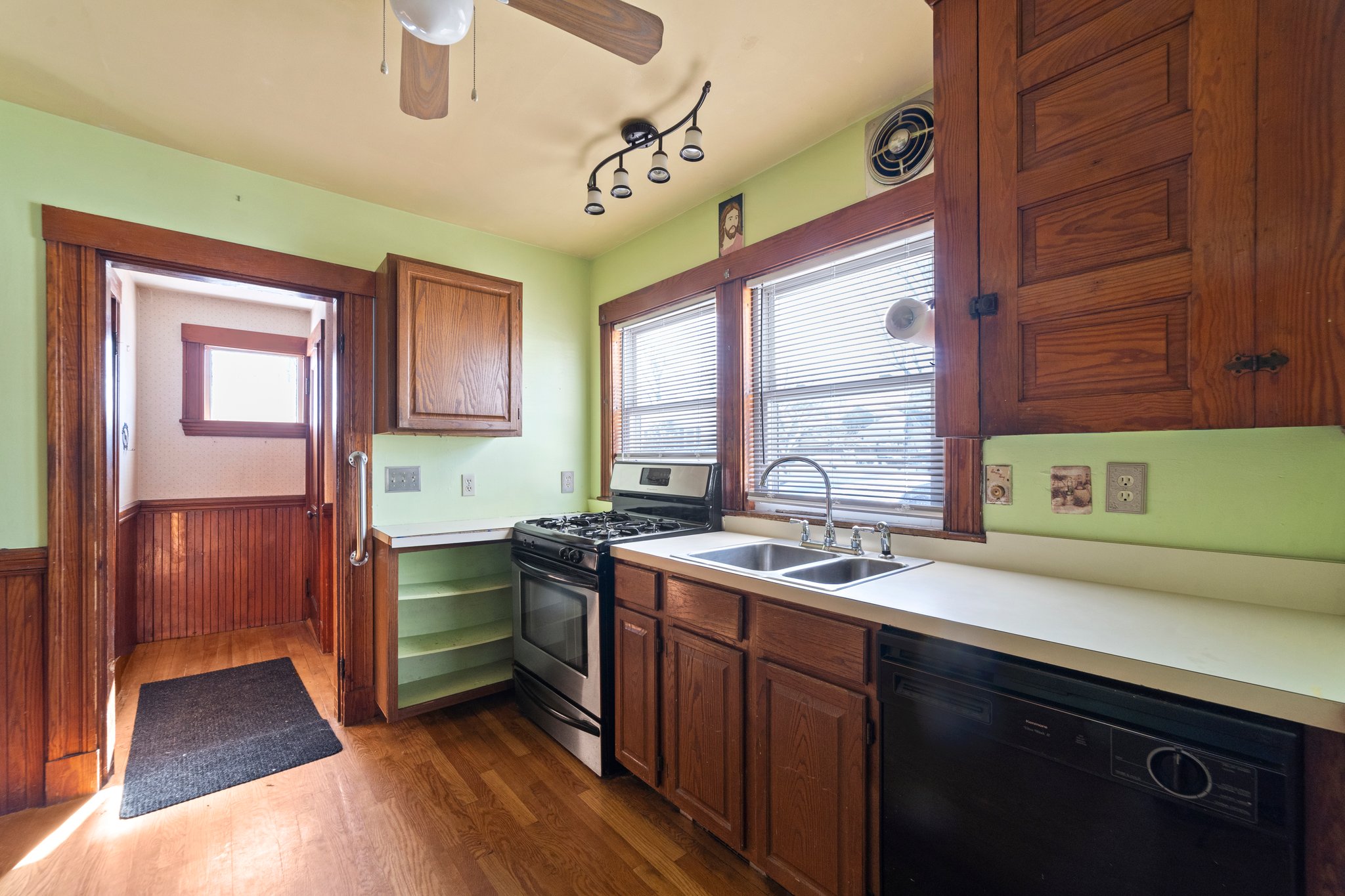 469 Loring Ave, Salem, MA 01970, USA Photo 14