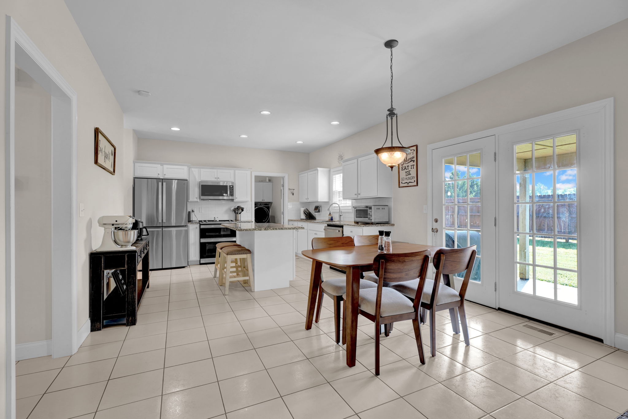Breakfast nook area