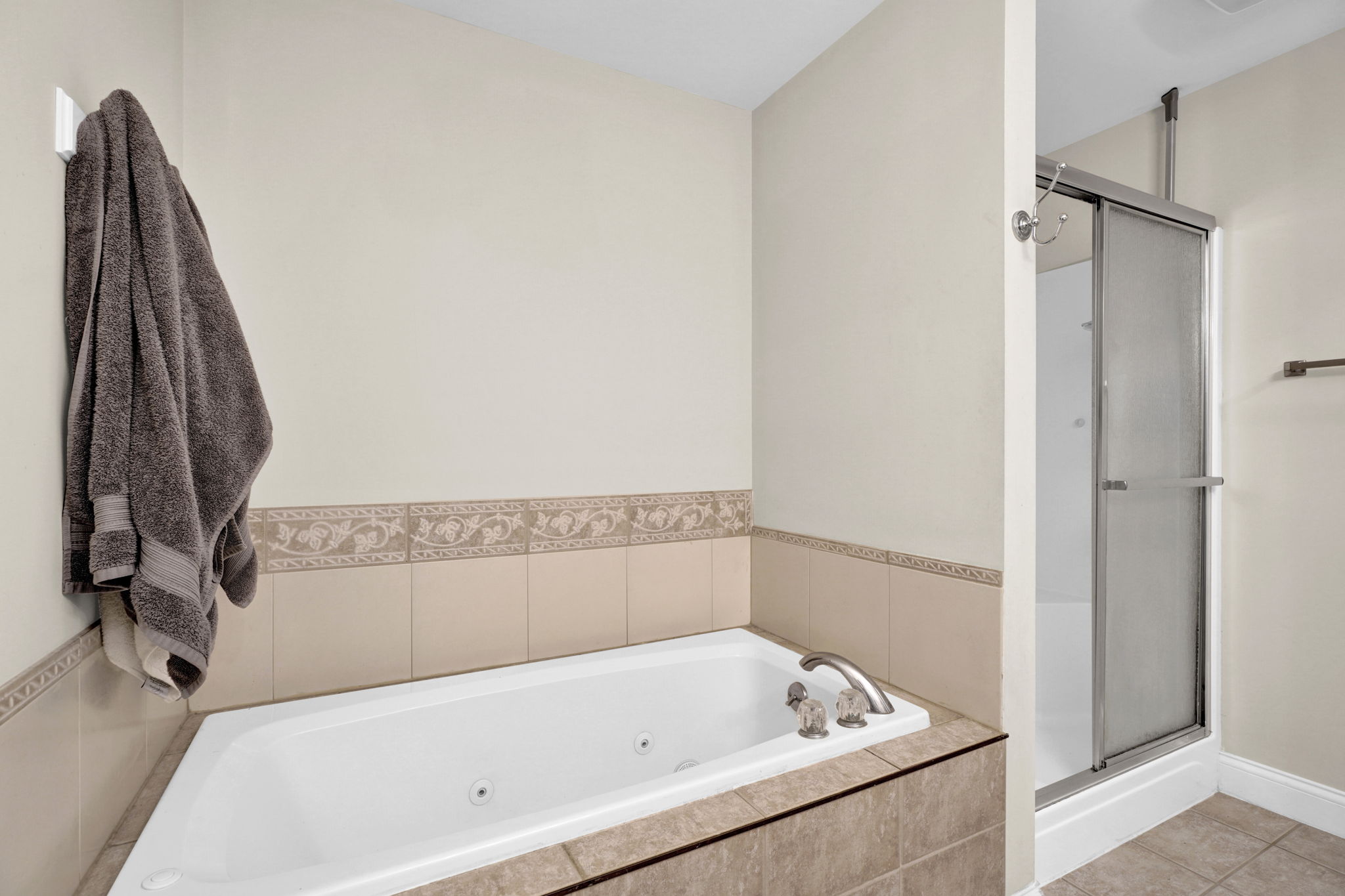 Jeted tub and standing shower