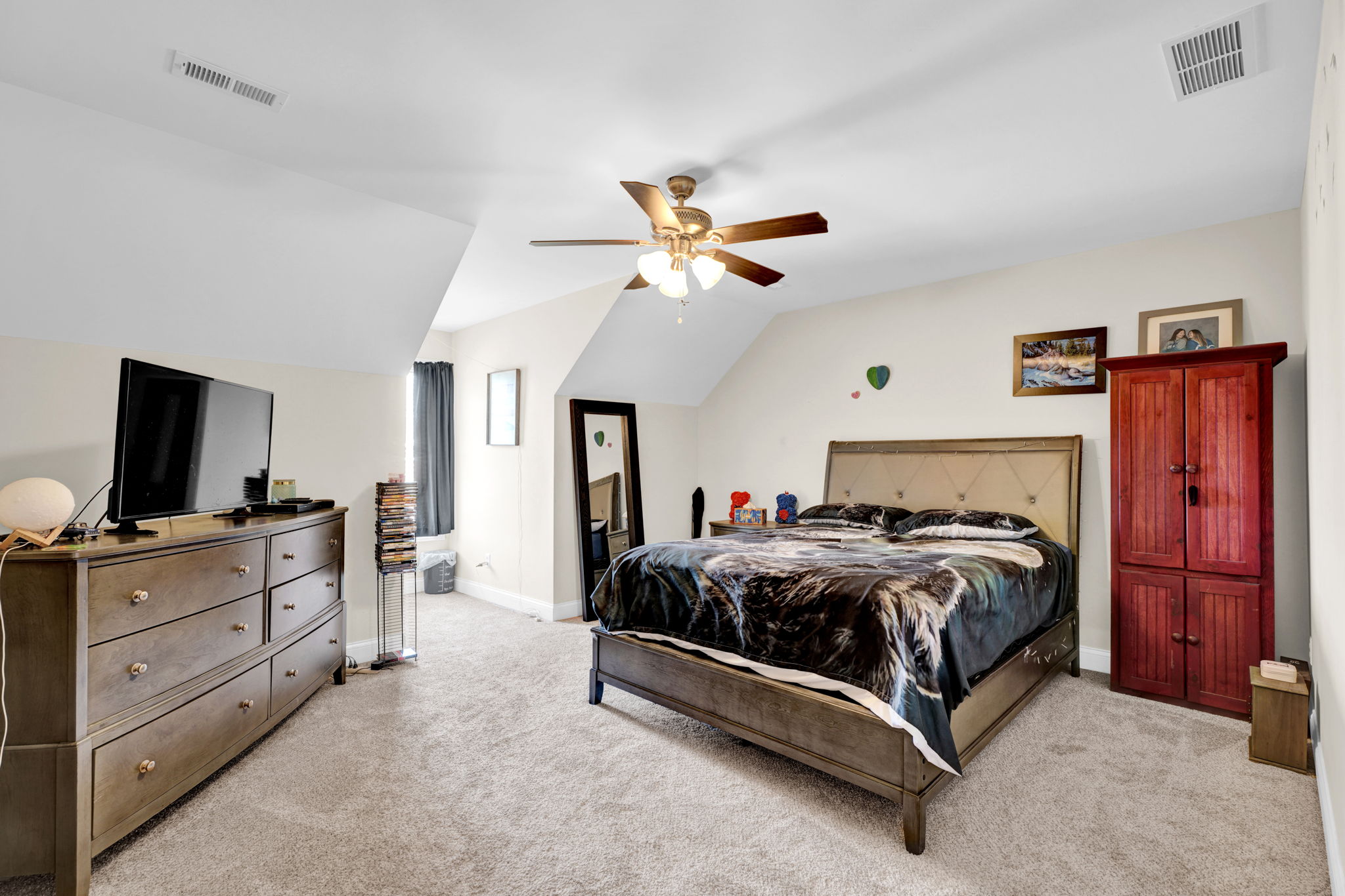 Spare bedroom 1