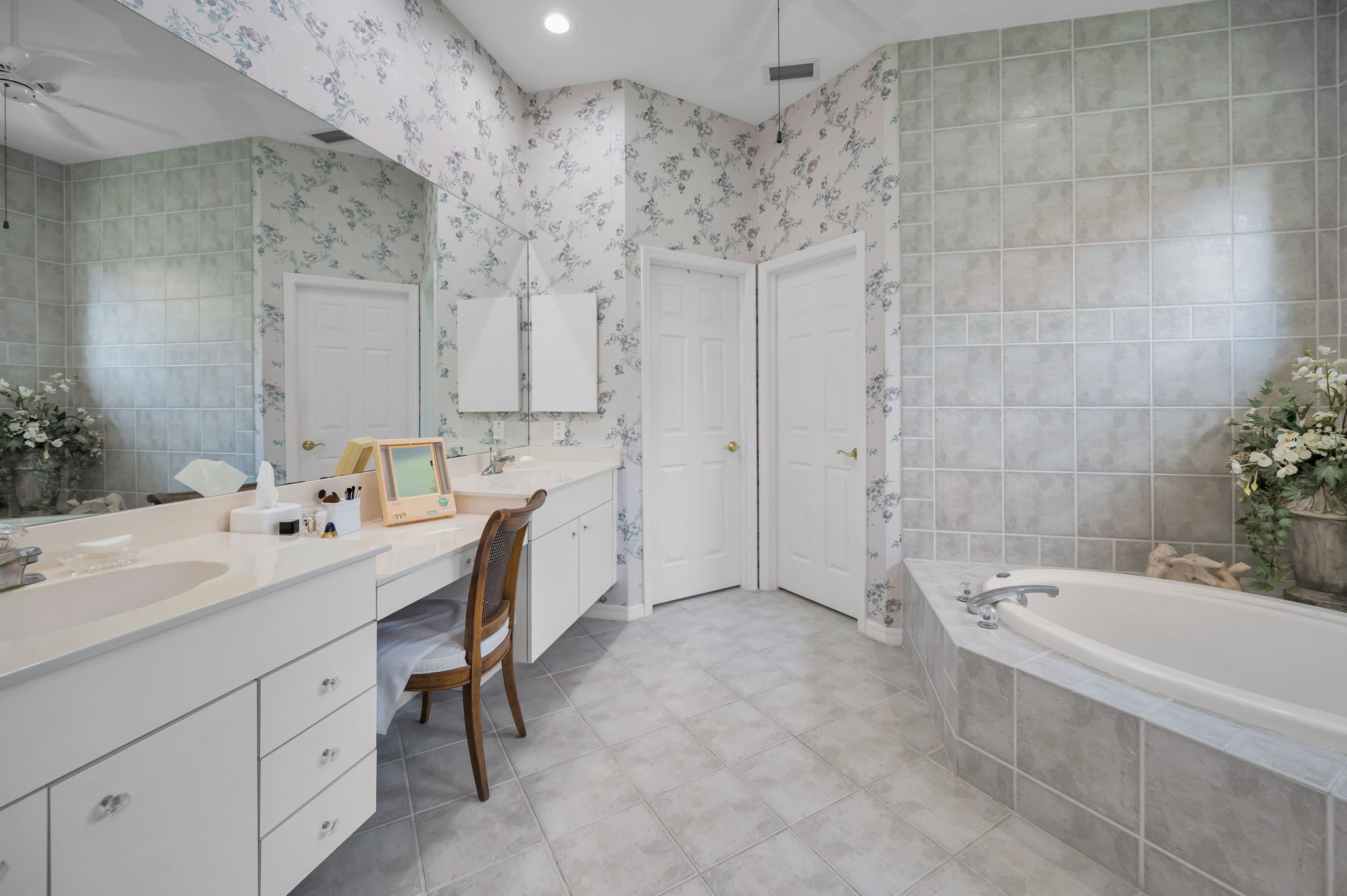 Master Bathroom1a