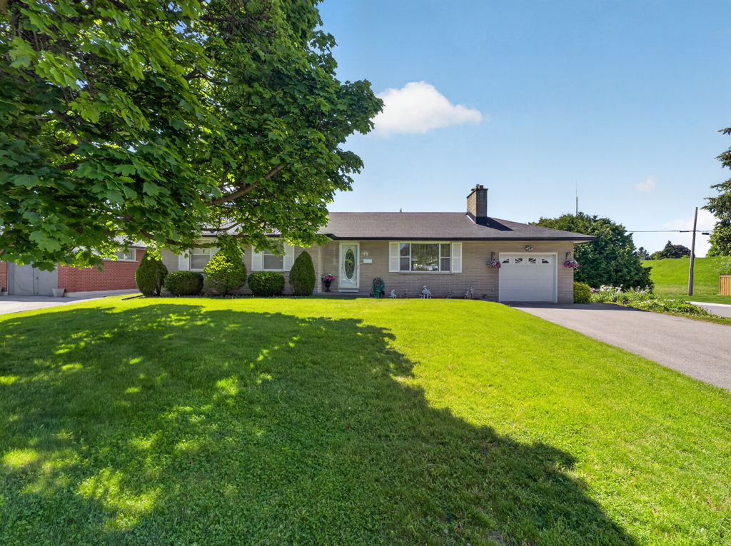 47 Churchill Ave