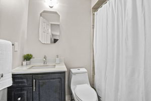  Photo 32