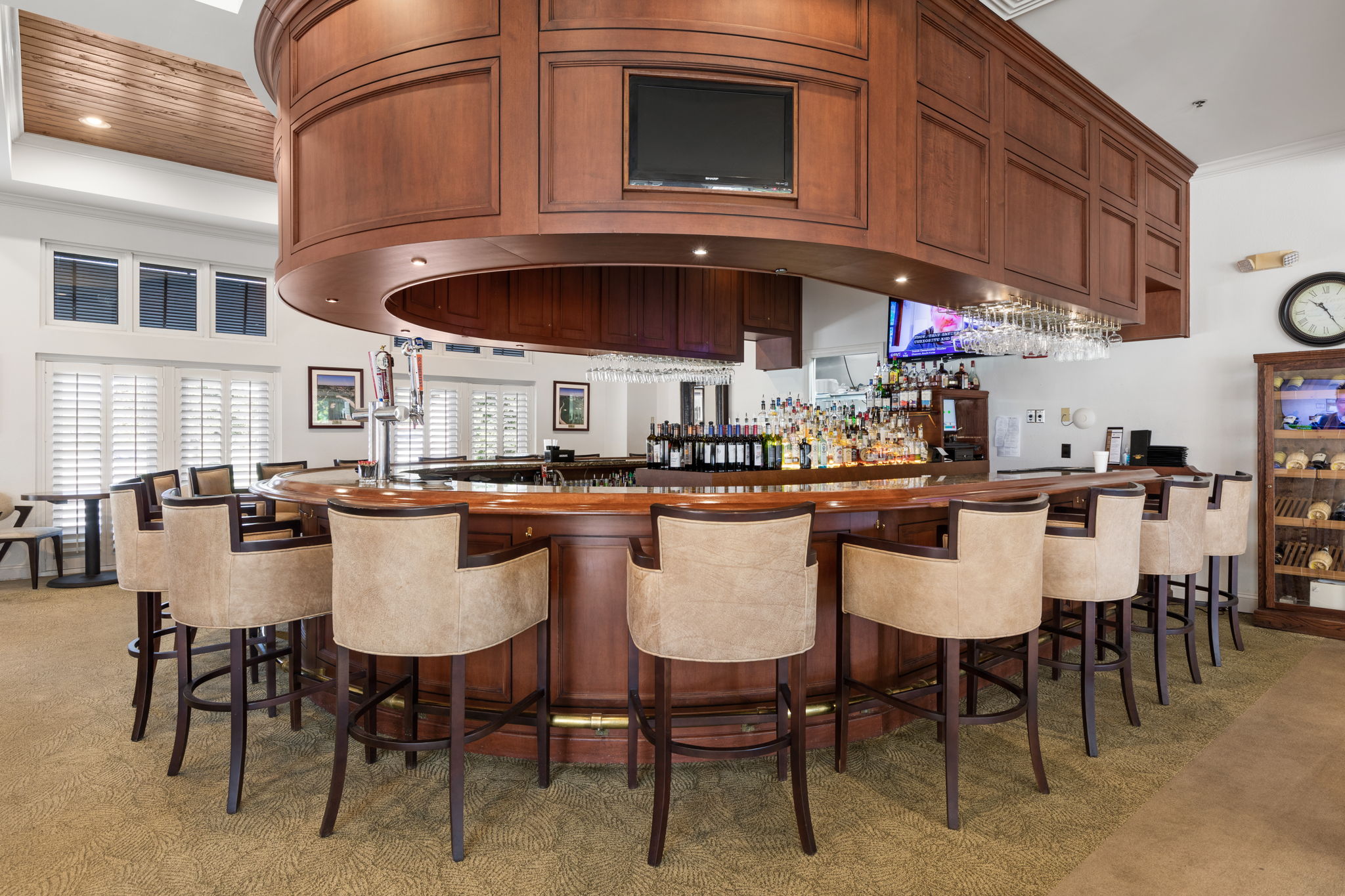 Golf Club Bar