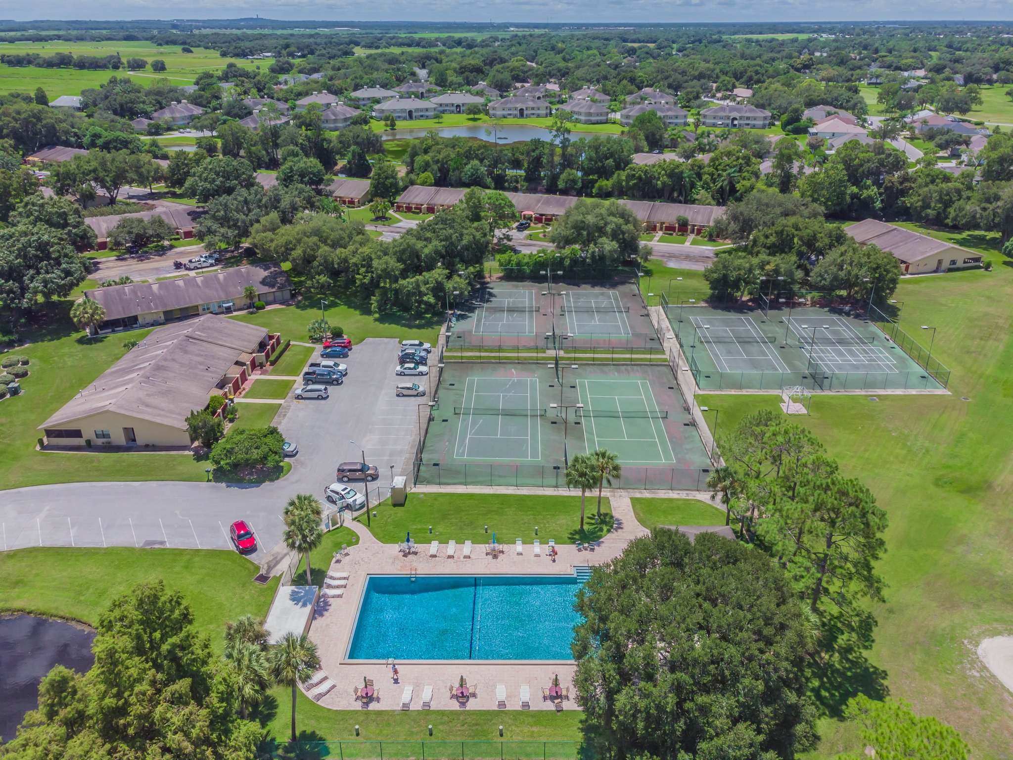 Pool/Tennis & Golf Course