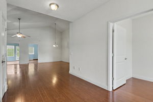  Photo 31
