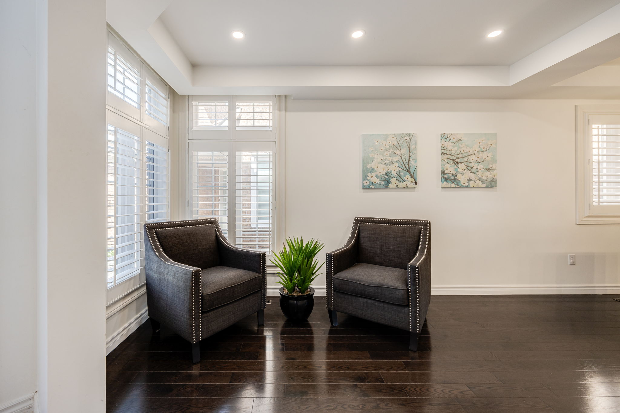 Aurora property showcase — delivered property photograph 6