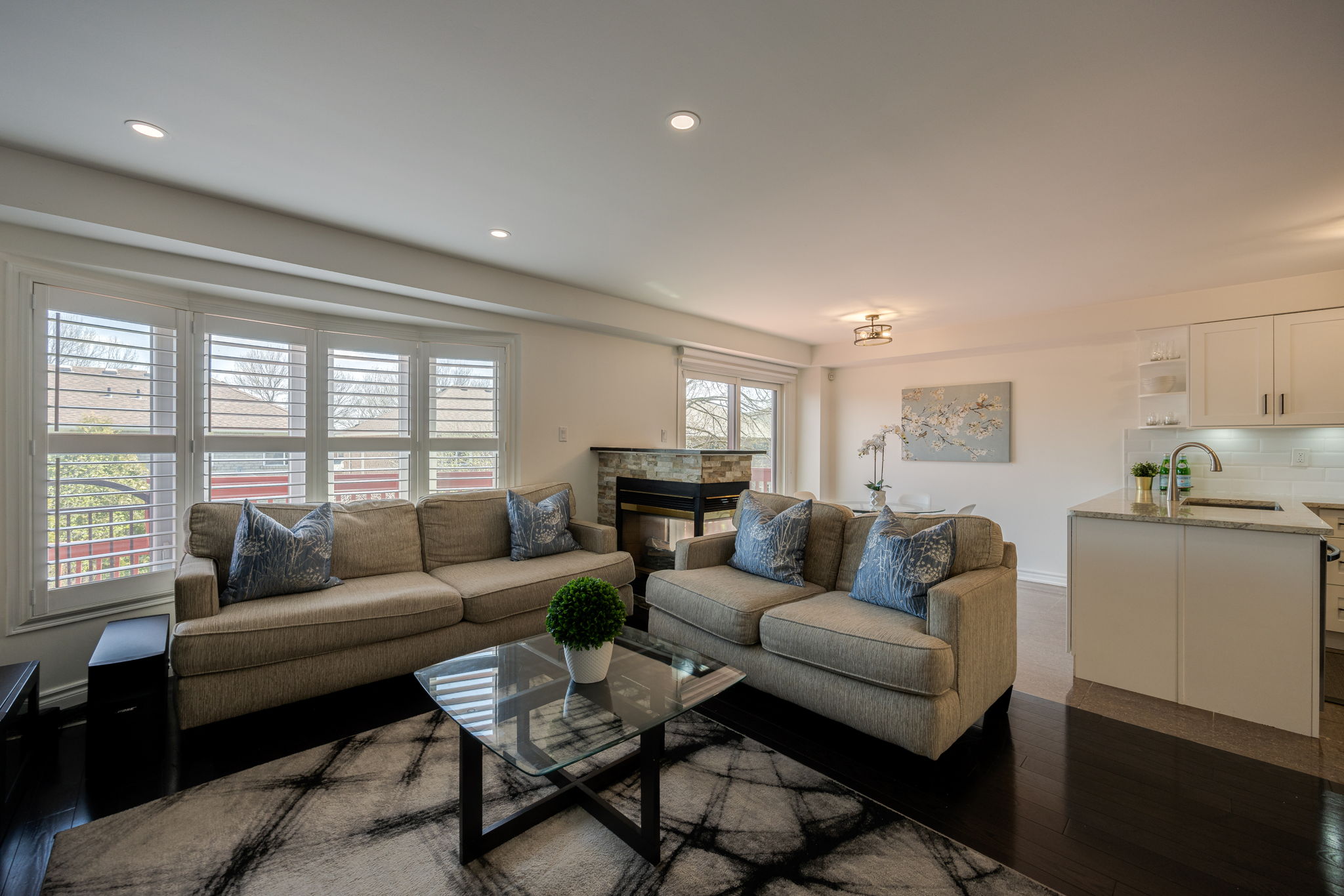 Aurora property showcase — delivered property photograph 10