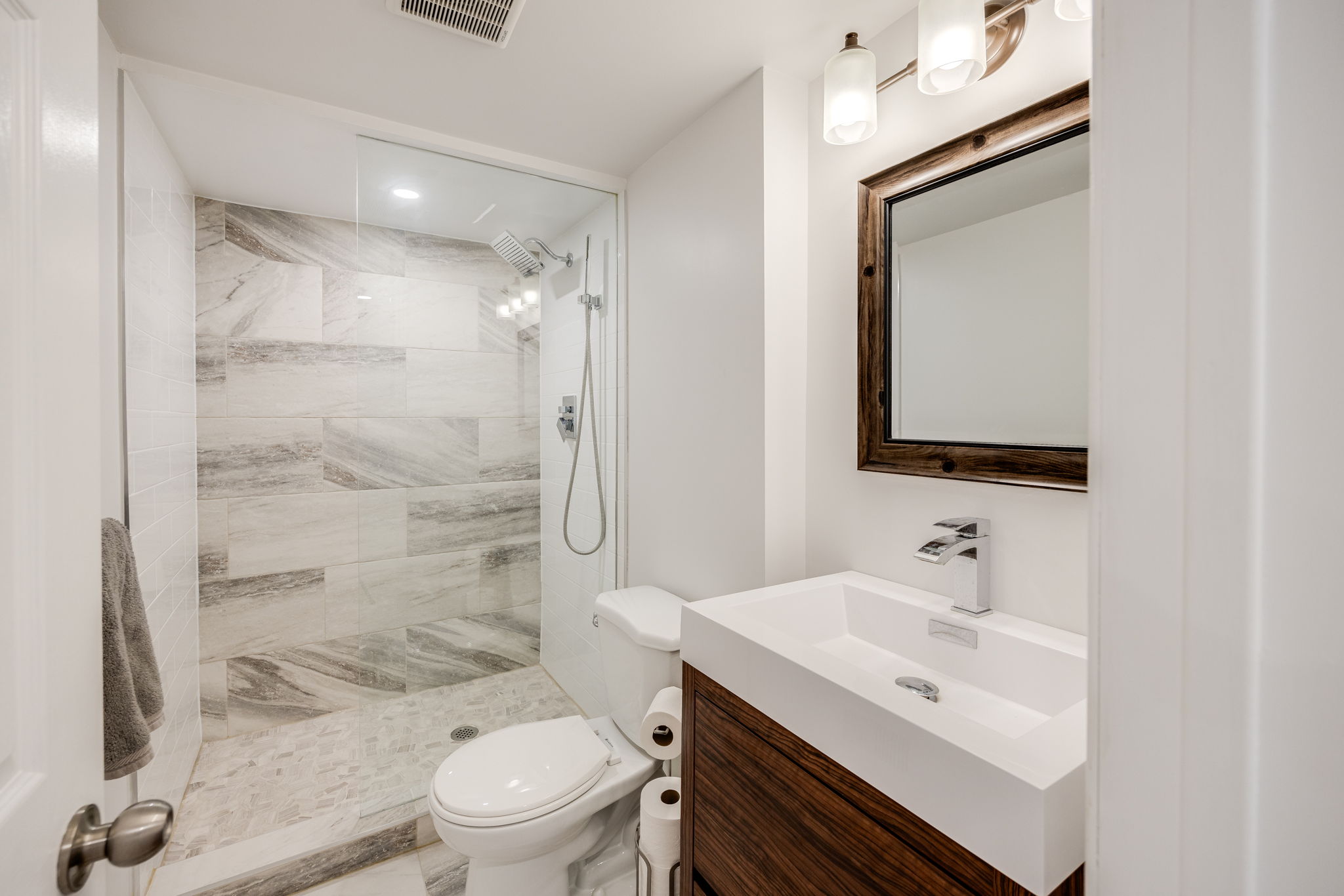 Aurora property showcase — delivered property photograph 34
