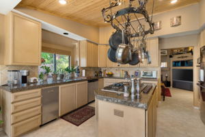 47 San Marino Cir, Rancho Mirage, CA 92270, USA Photo 36