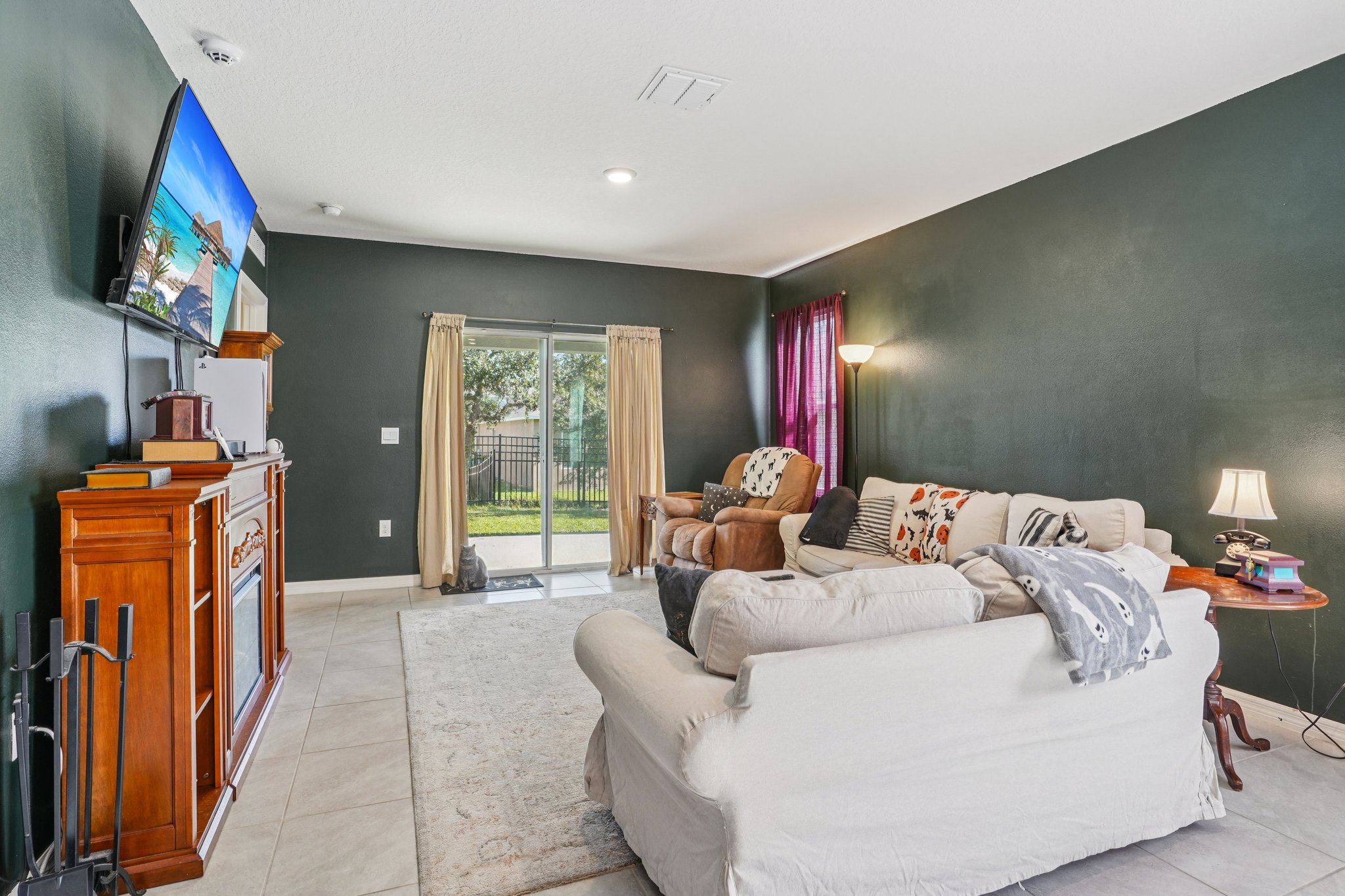 Liu Ln-S2011-009.jpg