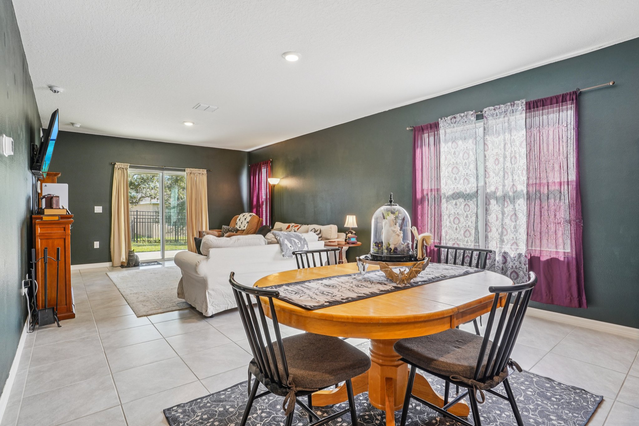 Liu Ln-S2011-012.jpg