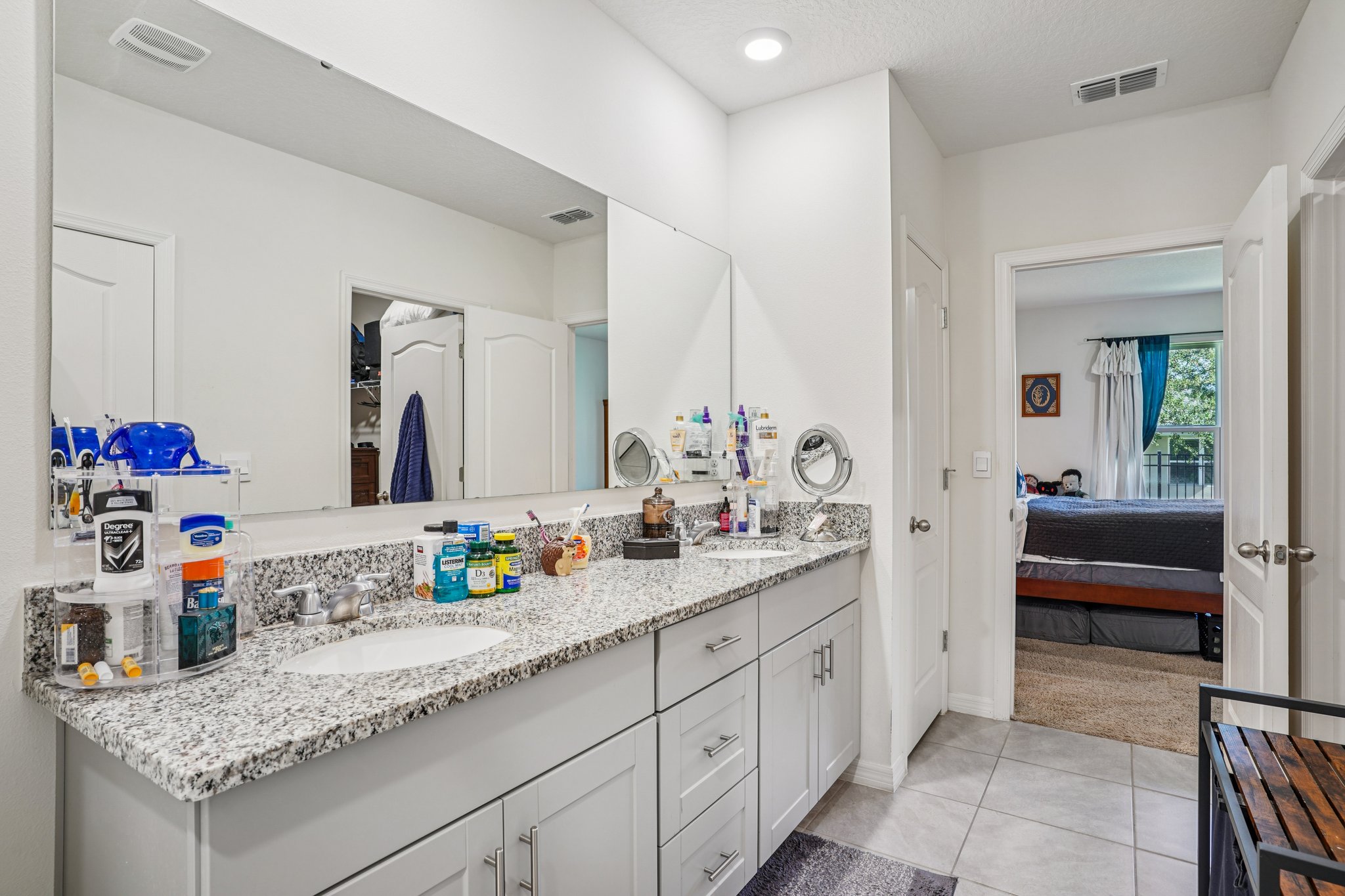 Liu Ln-S2011-030.jpg