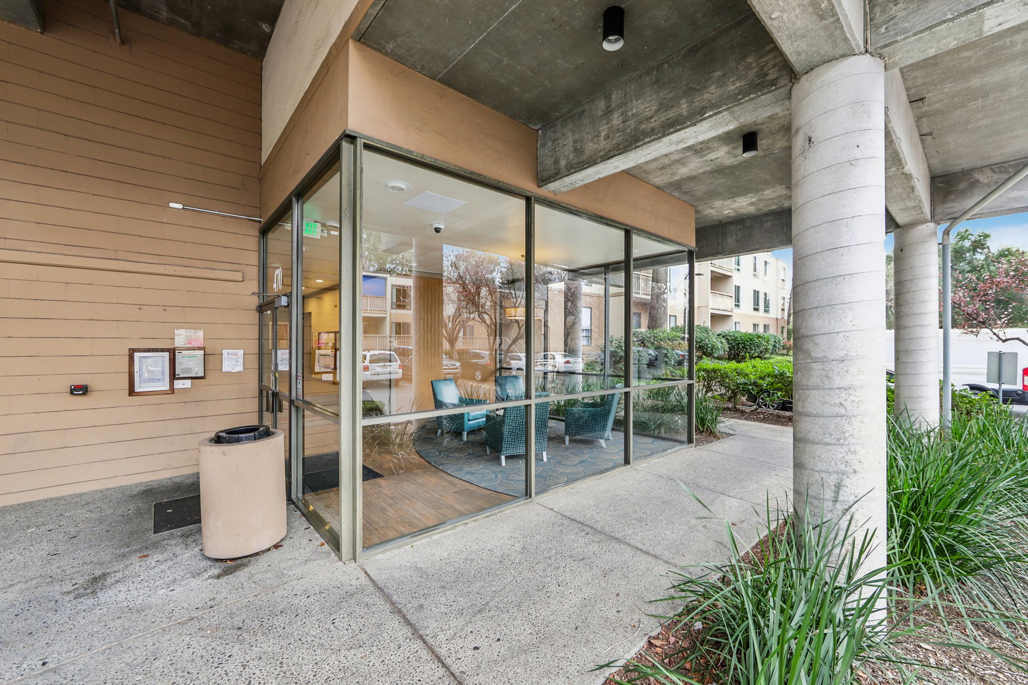 N Civic Dr-S2502-003.jpg