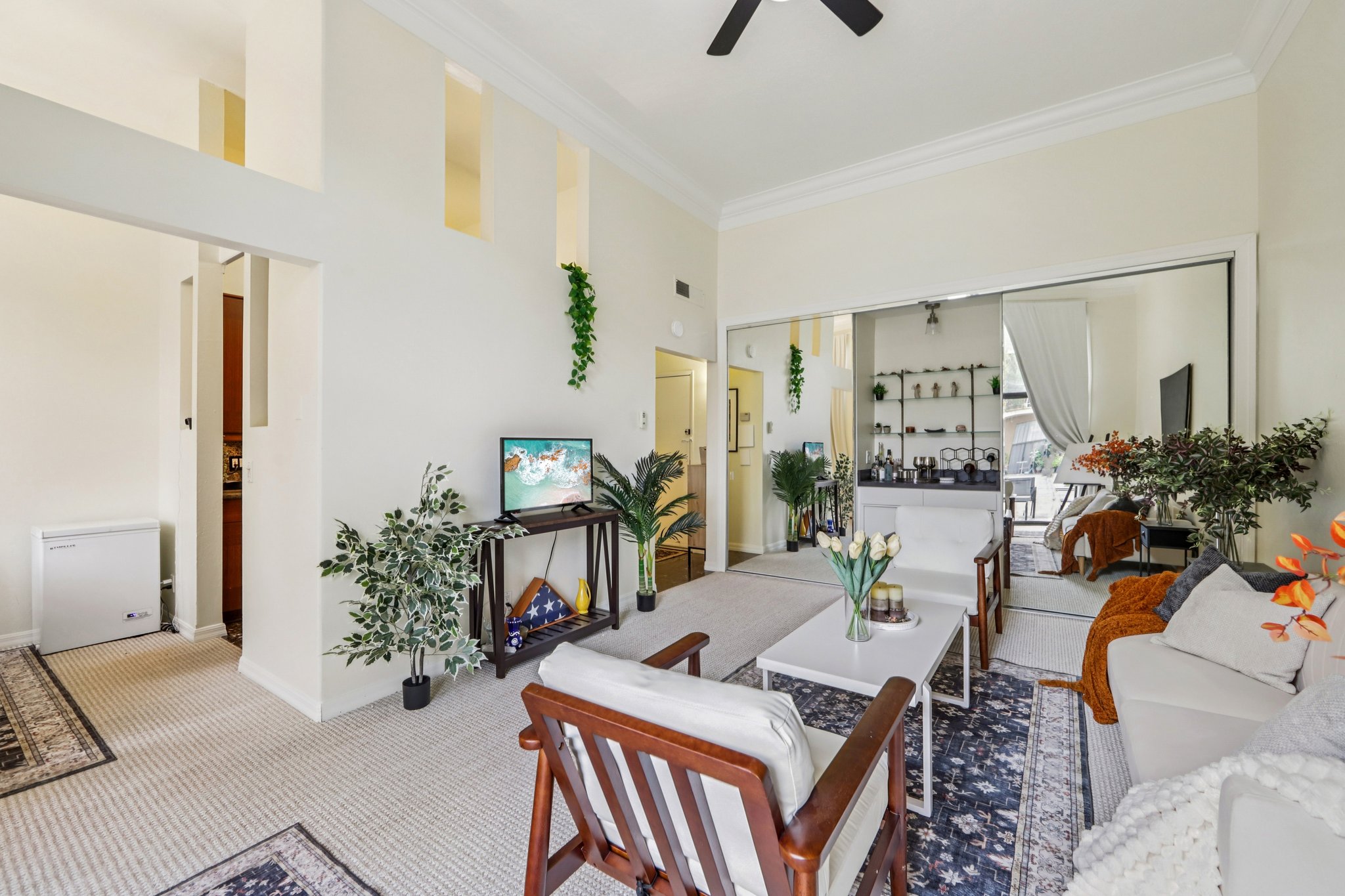 N Civic Dr-S2502-006.jpg