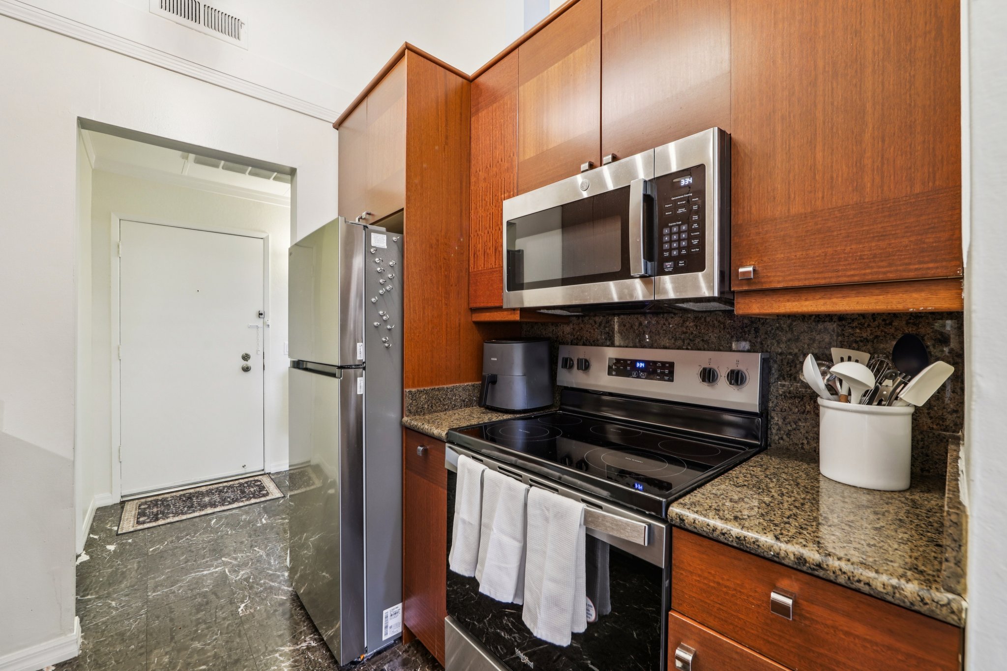 N Civic Dr-S2502-014.jpg