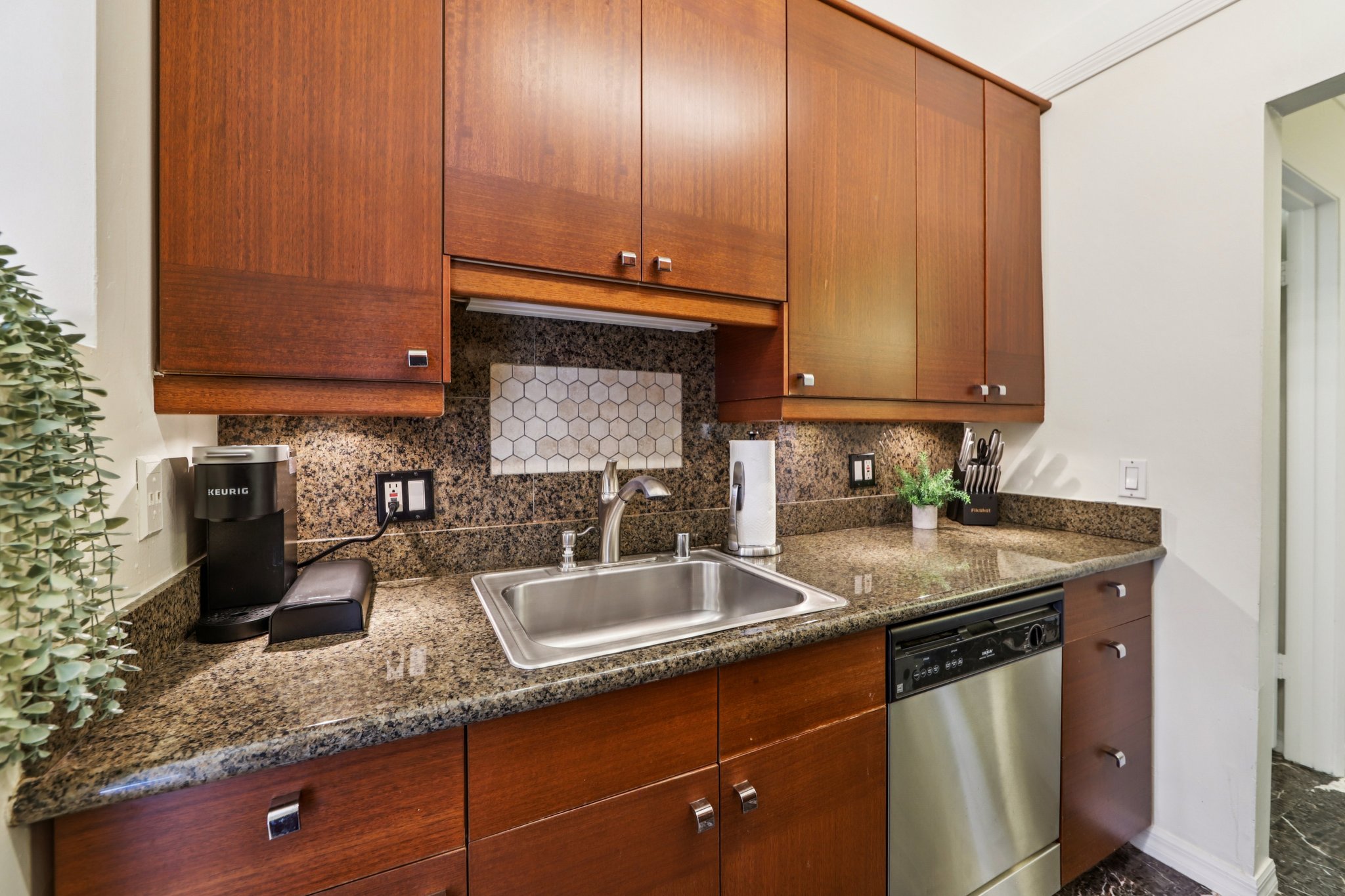 N Civic Dr-S2502-015.jpg