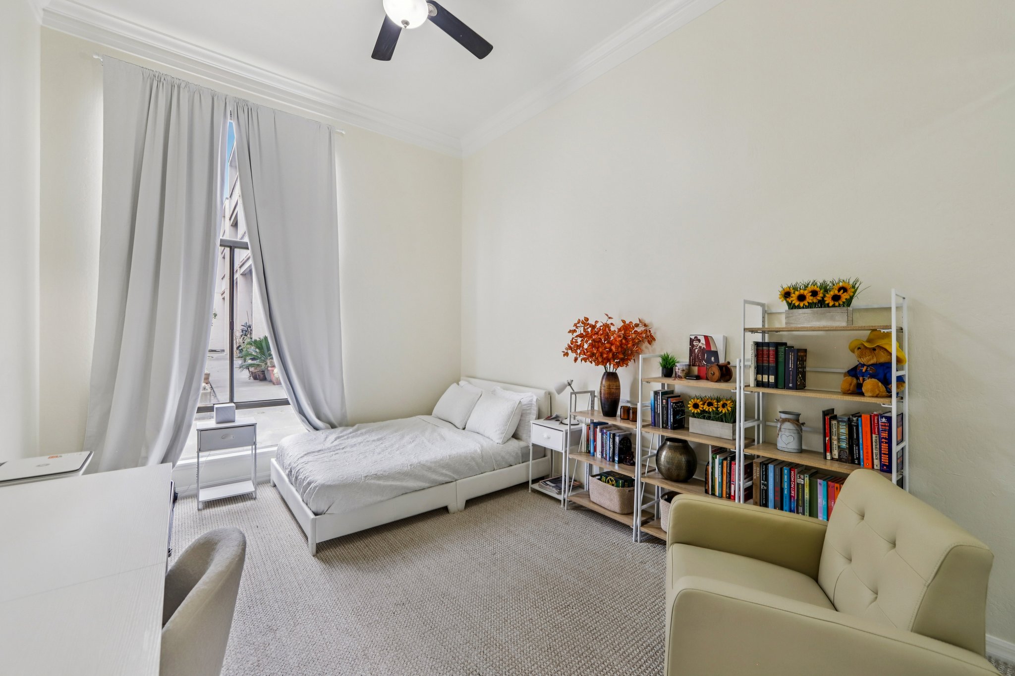 N Civic Dr-S2502-020.jpg