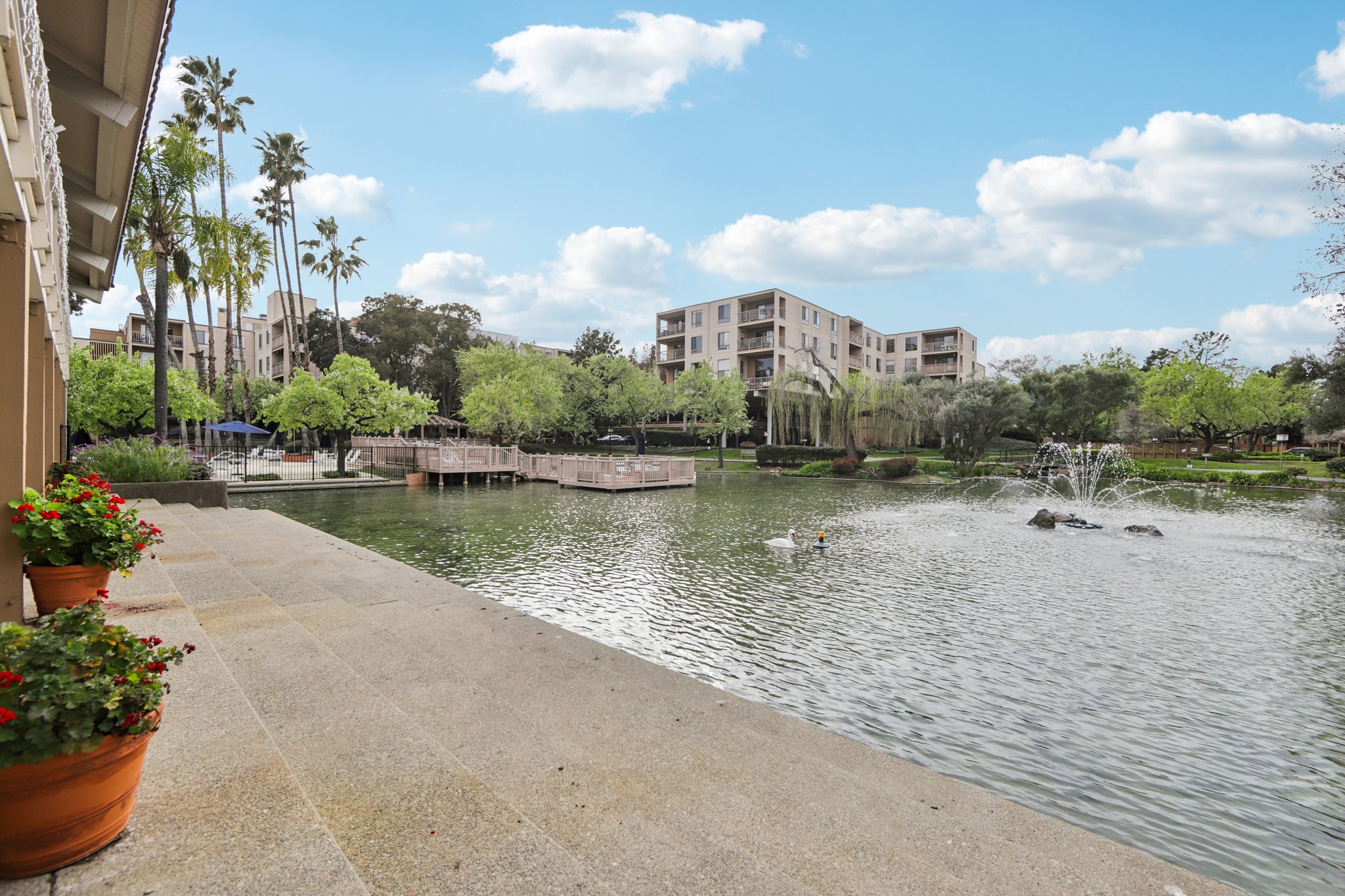 N Civic Dr-2502-915.jpg