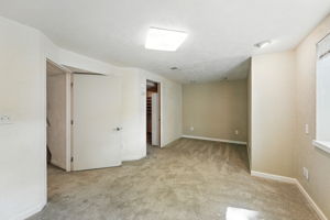 Photo 37