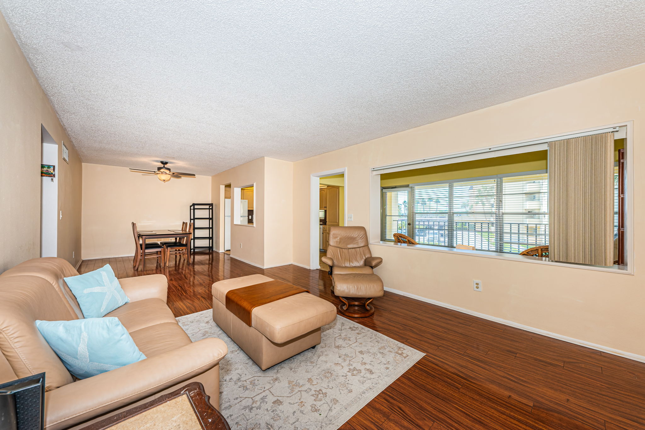 Living Room 4