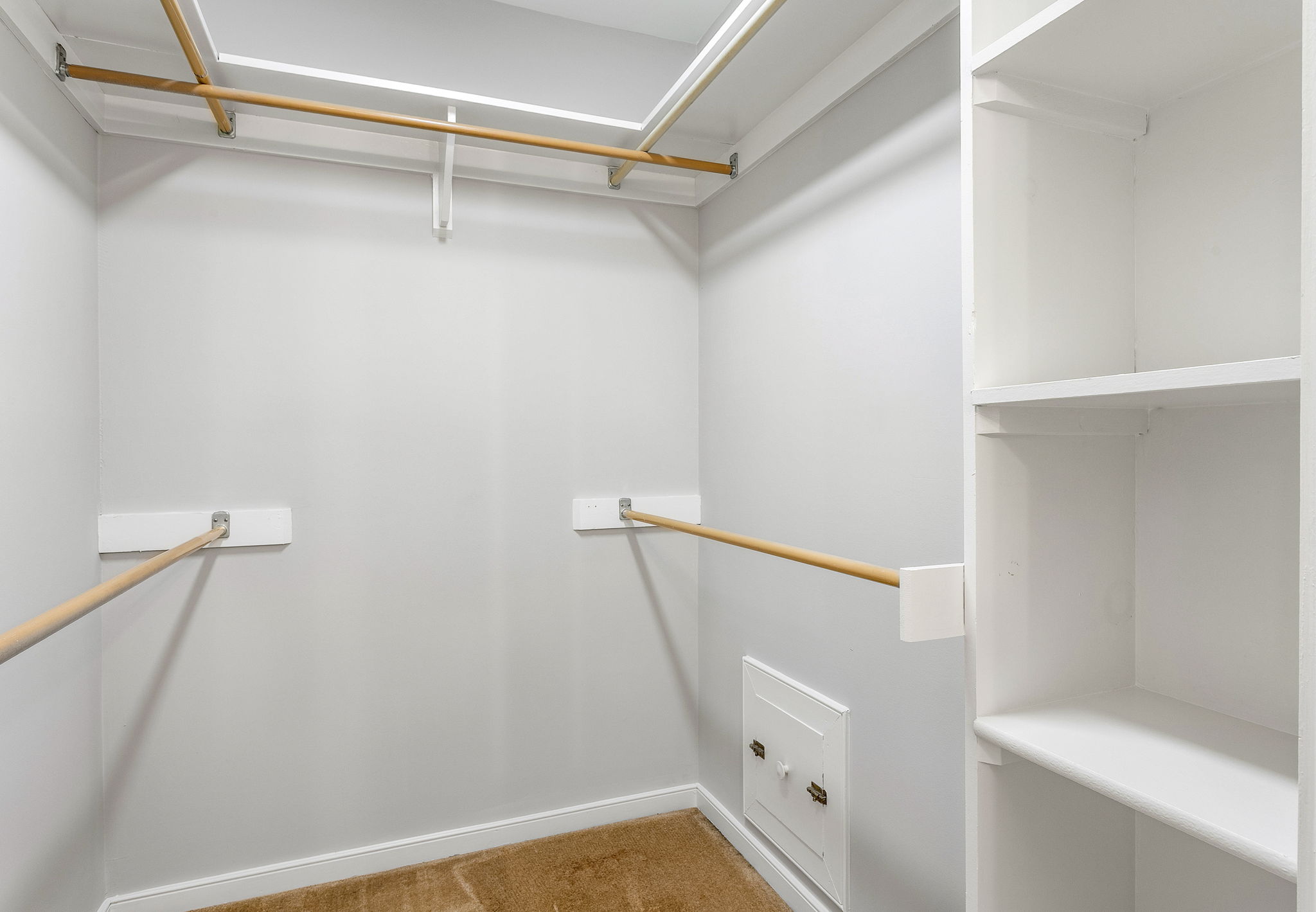 32-1st Floor Primary Closet