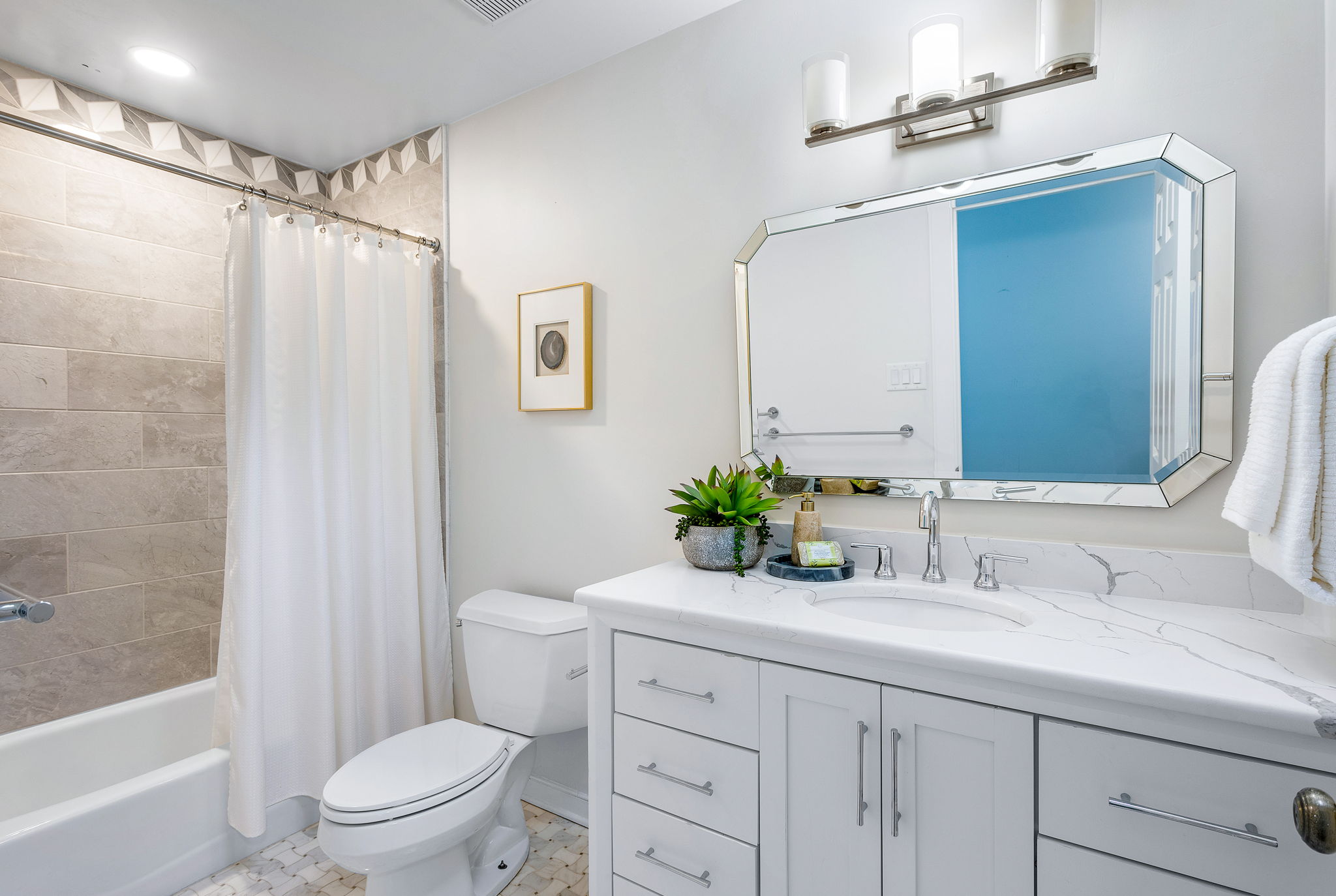 35-Hall Bath