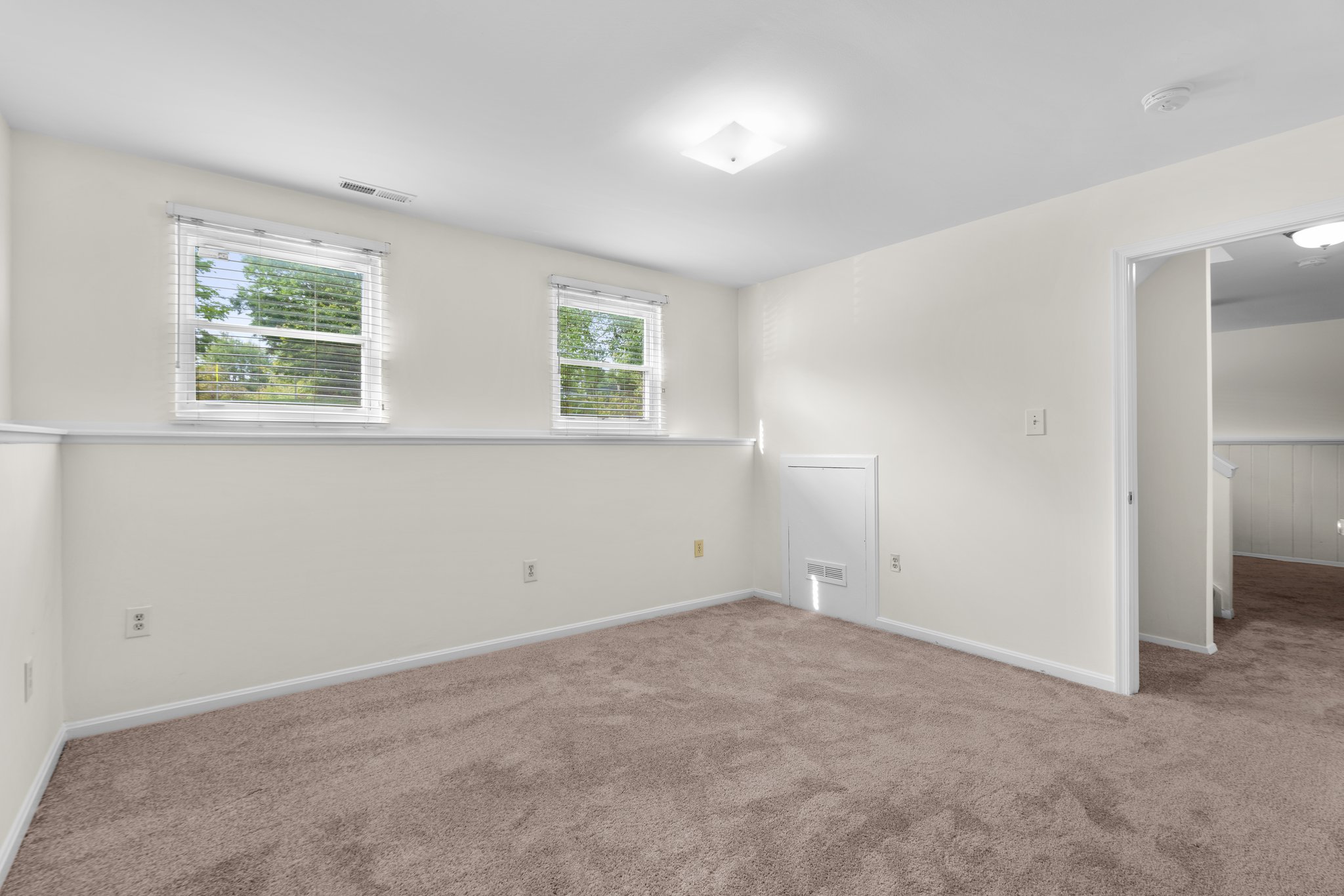 38. Lower bedroom.jpg