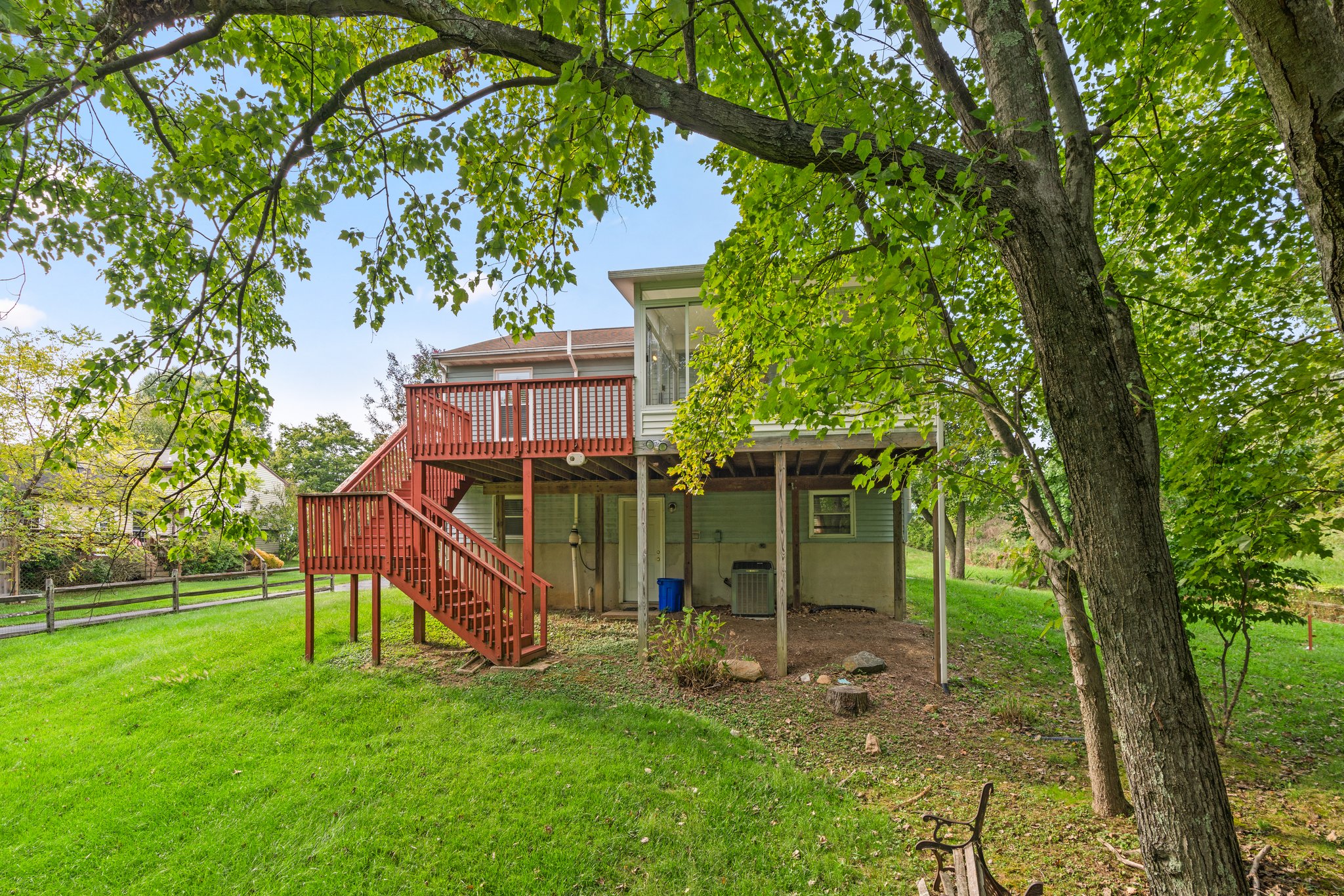 53. back exterior.jpg