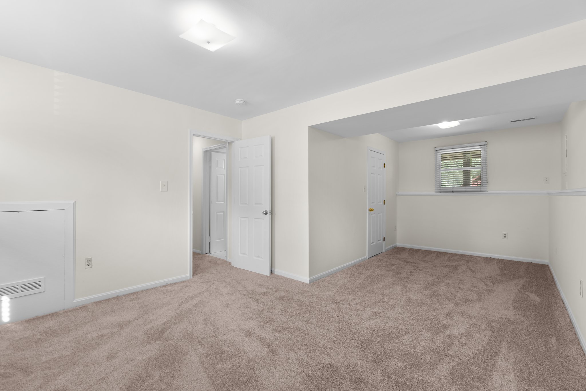 39. Lower bedroom.jpg