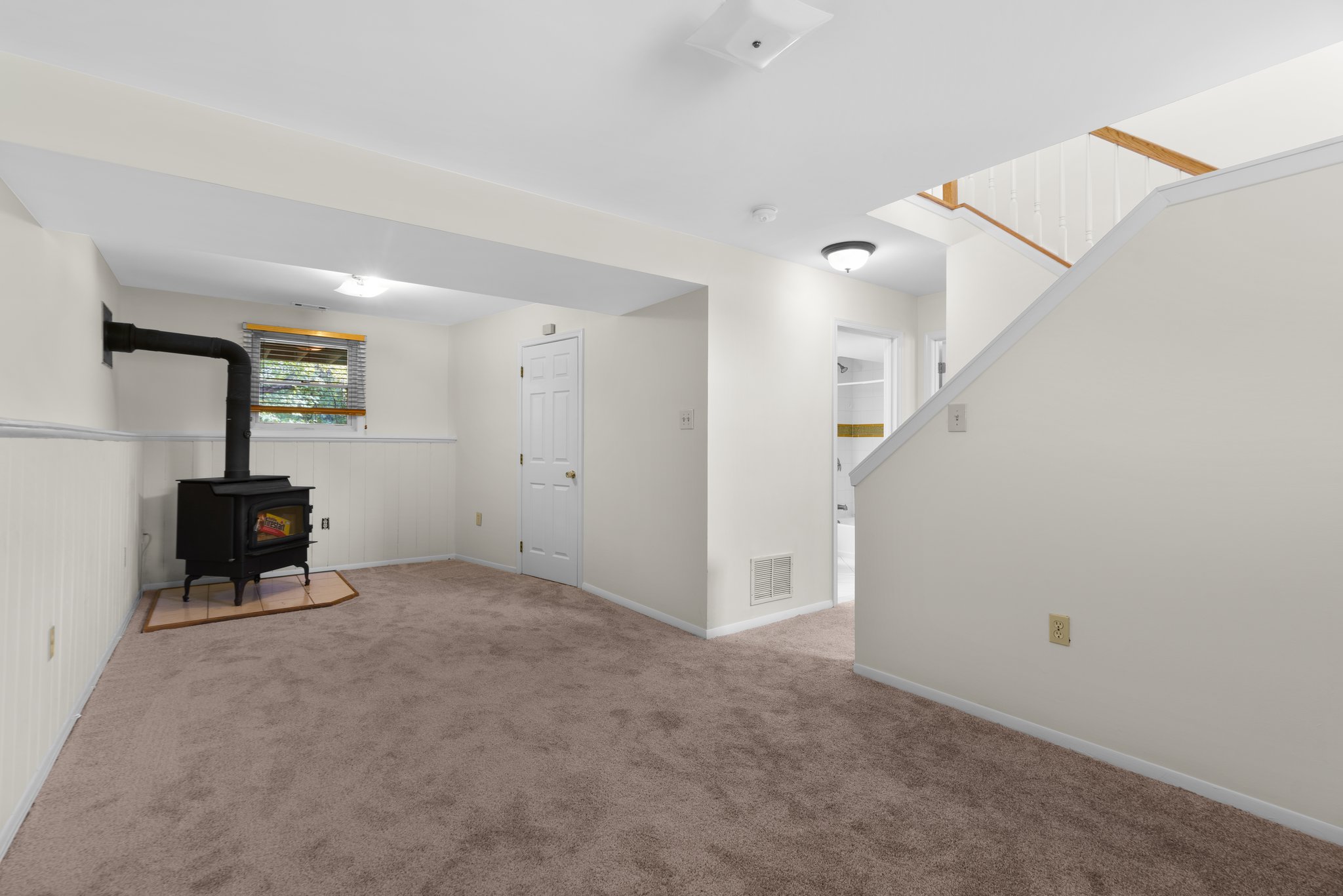 32. recreation room.jpg