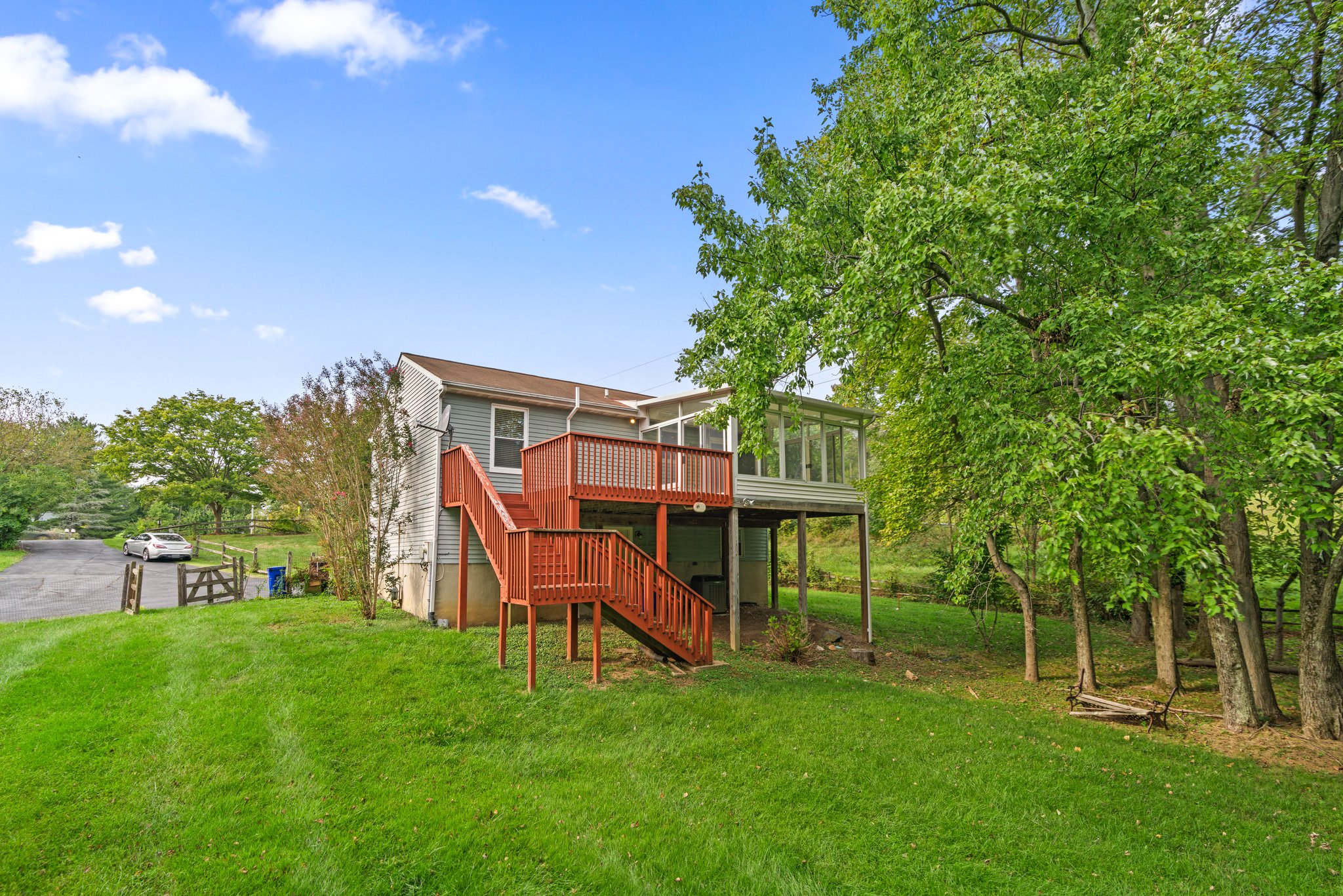 51. back exterior.jpg