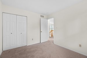 27. Main bedroom.jpg