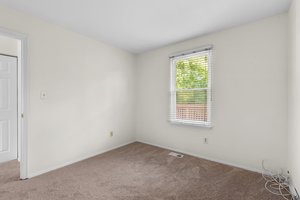 26. Main bedroom.jpg