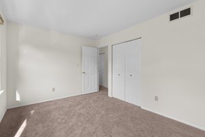 31. Main bedroom.jpg