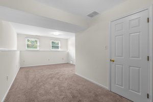 42. Lower bedroom.jpg